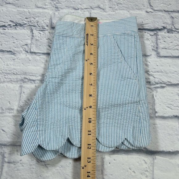 Preppy Lilly Pulitzer Blue and White Seersucker Shorts with Scalloped Hem. - Picture 6 of 6